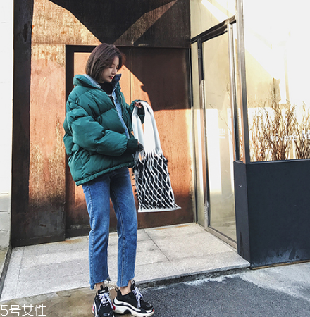 牛仔褲為什么要用鹽水泡？為了減少褪色