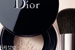 dior迪奧蜜粉哪款好用？讓妝效更持久