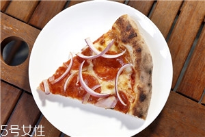 隔夜披薩怎么加熱更好吃 隔夜披薩怎么加熱更好吃