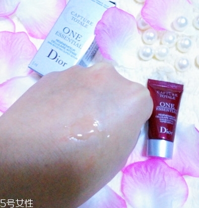 dior迪奧精華液多少錢？貴有貴的道理