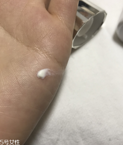 新版黛珂ag防曬好用嗎 像乳液一樣水潤的防曬霜 新版黛珂ag防曬好用嗎 像乳液一樣水潤的防曬霜