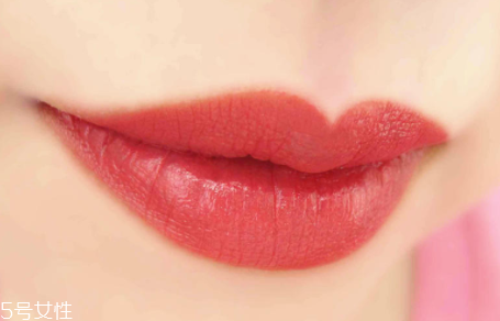 菲詩(shī)小鋪豆沙色和沙灘色哪個(gè)好看？沙灘色更成熟