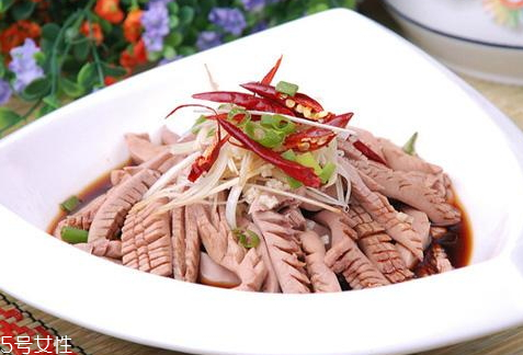 豬腰怎么切 腰花切法 豬腰怎么切 腰花切法