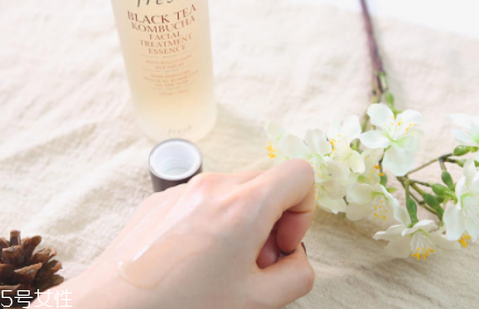 fresh紅茶精華好用嗎？抗老肌膚放心入手