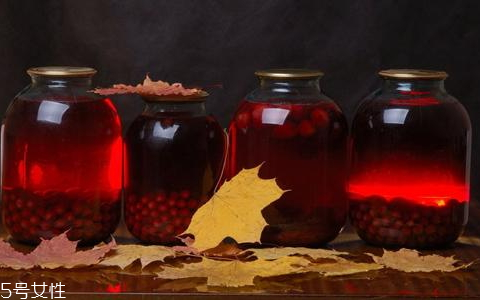 熟地黃泡酒功效作用 四大功效 熟地黃泡酒功效作用 四大功效