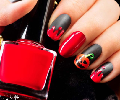 指甲油有點(diǎn)變稠了怎么辦？加入透明指甲油