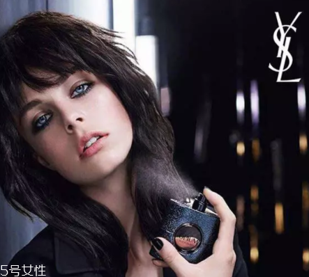 淡香水和淡香精的區(qū)別 淡香精留香時(shí)間更長 淡香水和淡香精的區(qū)別 淡香精留香時(shí)間更長