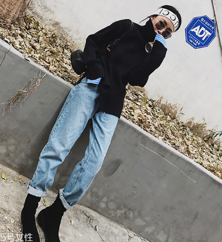 牛仔褲燙了個(gè)洞怎么辦？巧妙修補(bǔ)換新裝