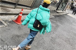 牛仔褲脫漿是什么意思？脫漿之后更柔軟