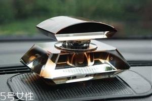 男士車?yán)锓攀裁聪闼?？廣藿香讓人清醒