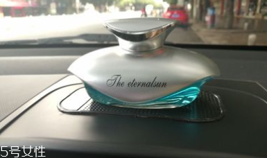 普通香水可以代替車(chē)載香水嗎？不可直接噴灑