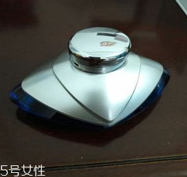 汽車香水怎么安裝？香水座需粘貼