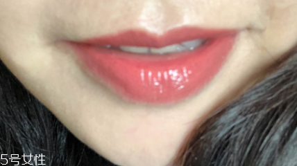 mac唇釉哪個(gè)顏色比較日常？溫柔清新珊瑚粉