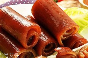 豬皮是紅色的可以吃嗎 視情況而定 豬皮是紅色的可以吃嗎 視情況而定