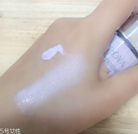 珀萊雅隔離霜紫的好還是綠的好？紫色百搭