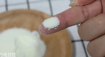 愛(ài)他美奶粉哪個(gè)版本好？白金版表現(xiàn)出色