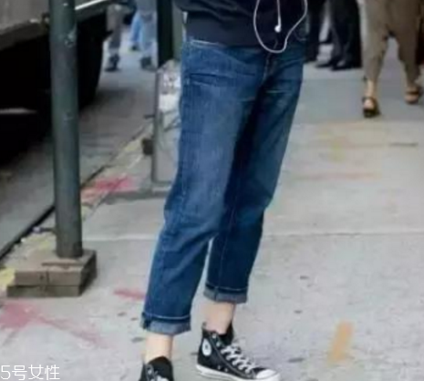 運動鞋搭配什么褲子好看？春季最佳穿搭