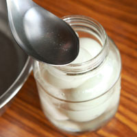 皮蛋和咸鴨蛋的區(qū)別 在家腌制好簡(jiǎn)單 皮蛋和咸鴨蛋的區(qū)別 在家腌制好簡(jiǎn)單