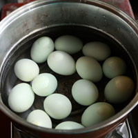 皮蛋和咸鴨蛋的區(qū)別 在家腌制好簡(jiǎn)單 皮蛋和咸鴨蛋的區(qū)別 在家腌制好簡(jiǎn)單