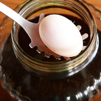 皮蛋和咸鴨蛋的區(qū)別 在家腌制好簡(jiǎn)單 皮蛋和咸鴨蛋的區(qū)別 在家腌制好簡(jiǎn)單