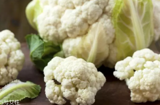 花椰菜和西蘭花的區(qū)別 西蘭花略勝一籌 花椰菜和西蘭花的區(qū)別 西蘭花略勝一籌