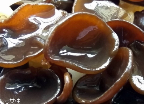 小碗耳泡多長時間 泡10個小時以上 小碗耳泡多長時間 泡10個小時以上