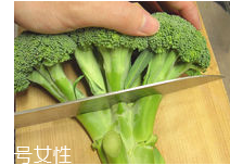 花椰菜怎么切？把整莖切掉最好炒