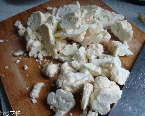 花椰菜怎么切？把整莖切掉最好炒