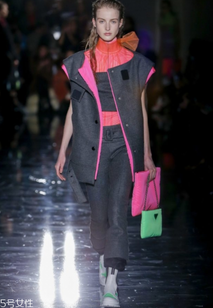 prada2018秋冬系列好看嗎_款式有哪些？