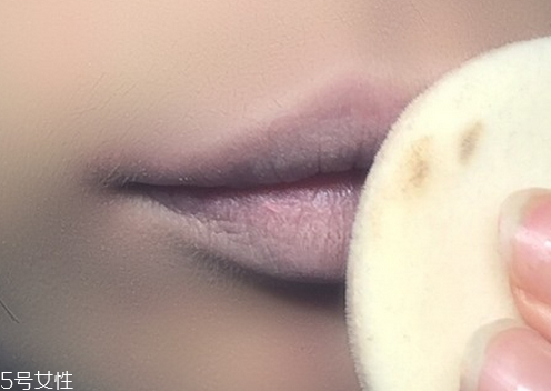 ck口紅專柜價格是多少 不沾杯的口紅涂法 ck口紅專柜價格是多少 不沾杯的口紅涂法