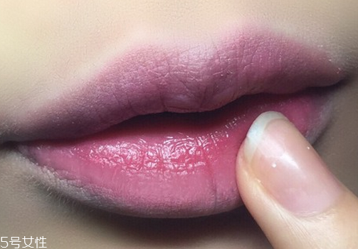 ck口紅專柜價格是多少 不沾杯的口紅涂法 ck口紅專柜價格是多少 不沾杯的口紅涂法