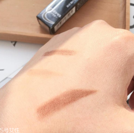 Kate眉筆哪個(gè)顏色好看？自然茶色很洋氣