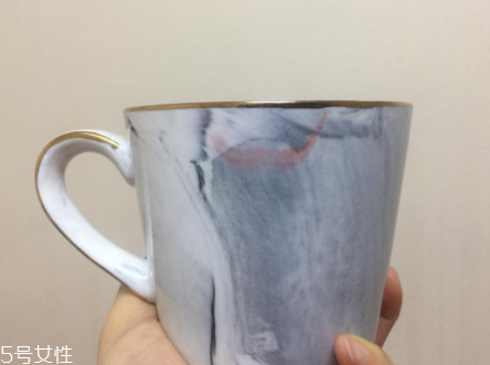 阿瑪尼401和402哪個(gè)好看？401黃皮摯愛(ài)