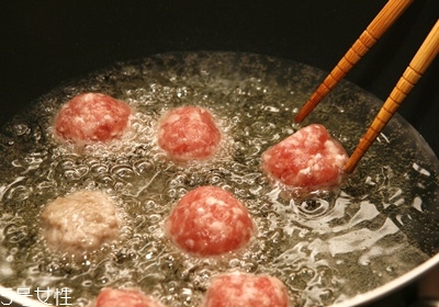 肉丸子怎么做不會散 需要注意的步驟 肉丸子怎么做不會散 需要注意的步驟