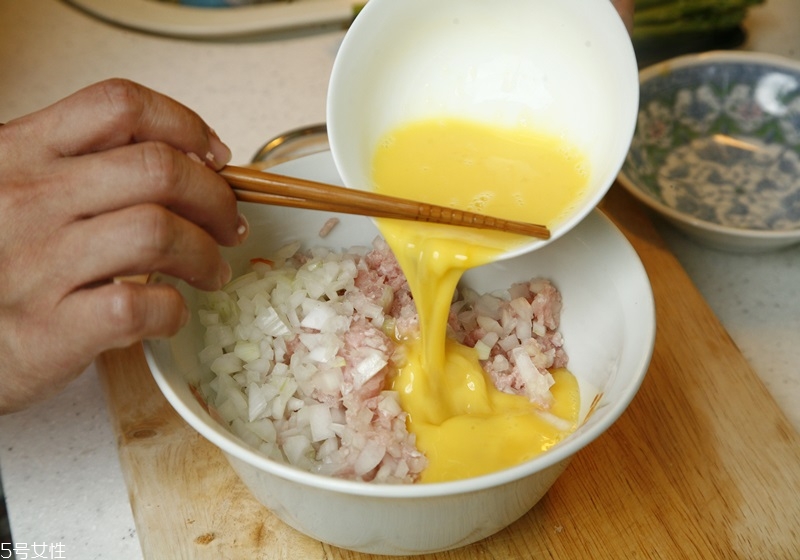 肉丸子怎么做不會散 需要注意的步驟 肉丸子怎么做不會散 需要注意的步驟