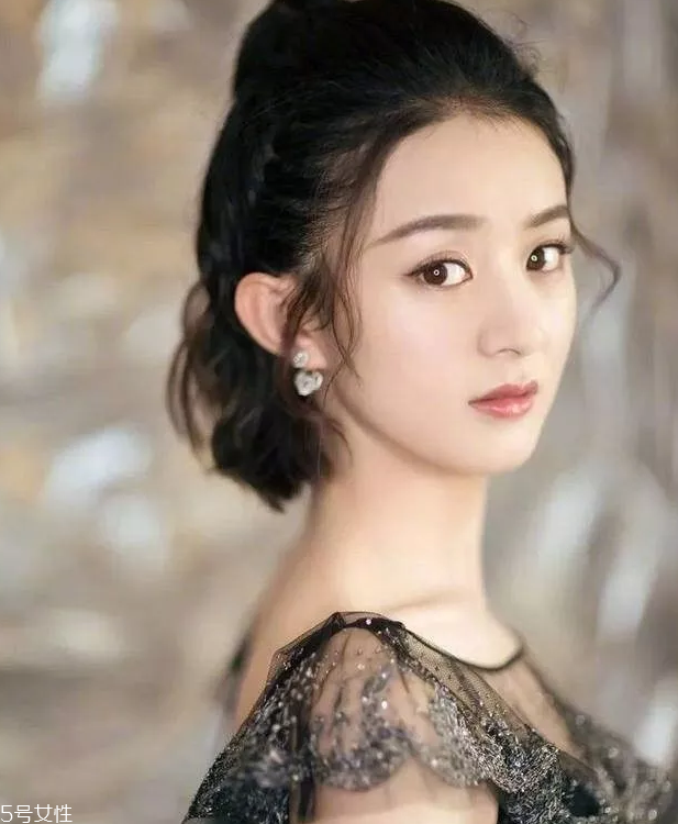 寬額頭適合什么劉海？2018額頭寬劉海圖片