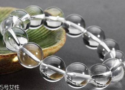 白水晶戴哪只手？水晶佩戴有講究