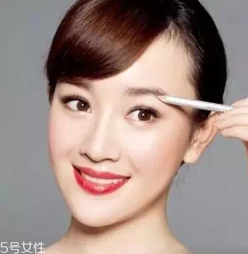 怎么化標(biāo)準(zhǔn)眉？三點(diǎn)法打造親和眉形