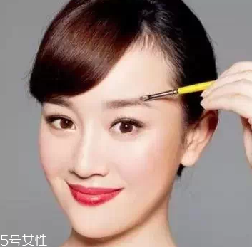 怎么化標(biāo)準(zhǔn)眉？三點(diǎn)法打造親和眉形