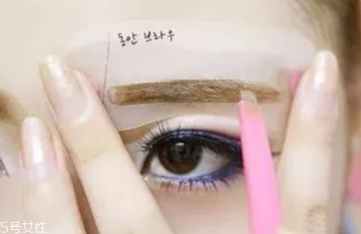 眉卡好用還是眉貼好用？眉貼更精確