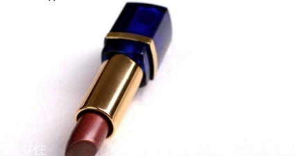 十款熱賣的奶茶色口紅推薦 飲水及飯前應(yīng)抹去口紅 十款熱賣的奶茶色口紅推薦 飲水及飯前應(yīng)抹去口紅