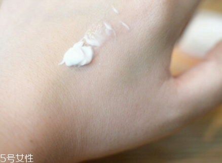 雪花秀修顏霜怎么用？輕柔按壓助吸收