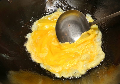 三杯雞的做法哪三杯 三杯雞的三杯是什么意思 三杯雞的做法哪三杯 三杯雞的三杯是什么意思