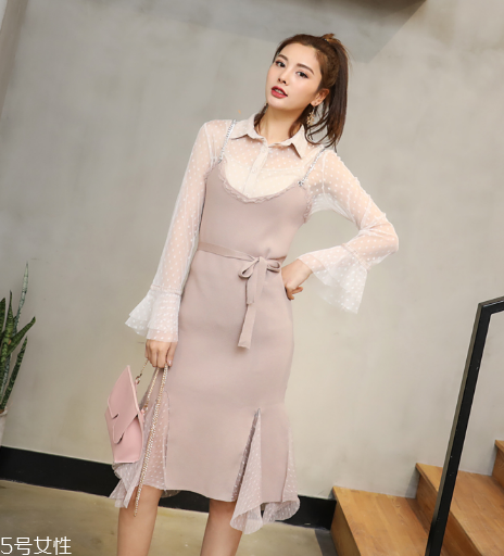 針織連衣裙什么款式好看？搭出時(shí)尚新感覺