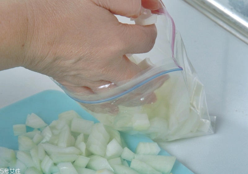 洋蔥怎么保存時(shí)間長(zhǎng) 新鮮洋蔥的保存方法 洋蔥怎么保存時(shí)間長(zhǎng) 新鮮洋蔥的保存方法