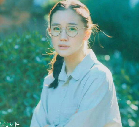 鹽系女生怎樣穿搭？清新無公害的鄰家女孩