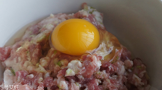 香椿水餃怎么做好吃？超詳細香椿豆腐餃子做法