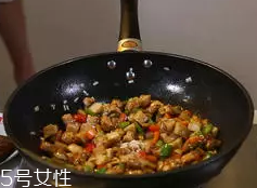 杏鮑菇怎么洗才干凈？鹽水泡泡輕松去污