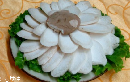 杏鮑菇怎么洗才干凈？鹽水泡泡輕松去污