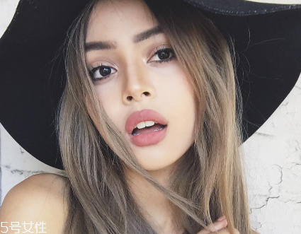 十款熱賣的奶茶色口紅推薦 飲水及飯前應(yīng)抹去口紅 十款熱賣的奶茶色口紅推薦 飲水及飯前應(yīng)抹去口紅